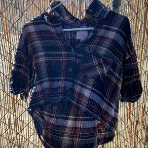 Super cute medium cropped flannel